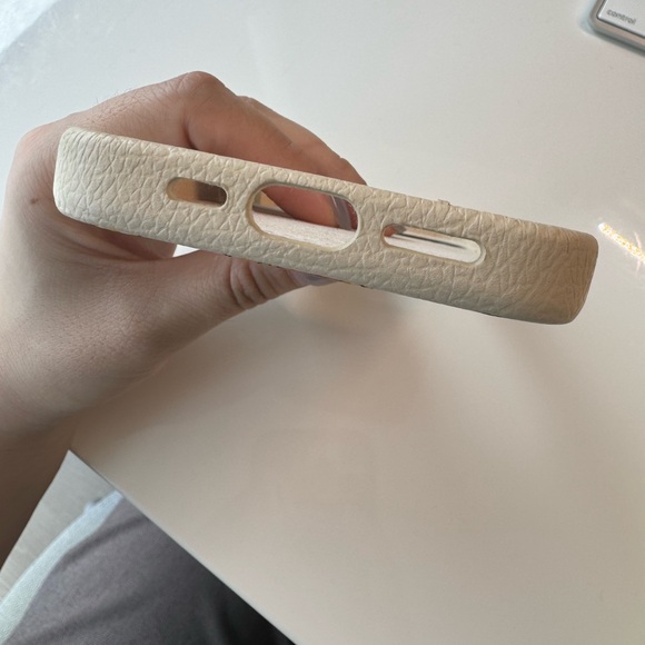 Casetify leather case iPhone 13 pro - Picture 2 of 4